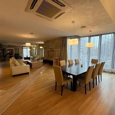 Spacious Luxury Close To Marinela Apartamento