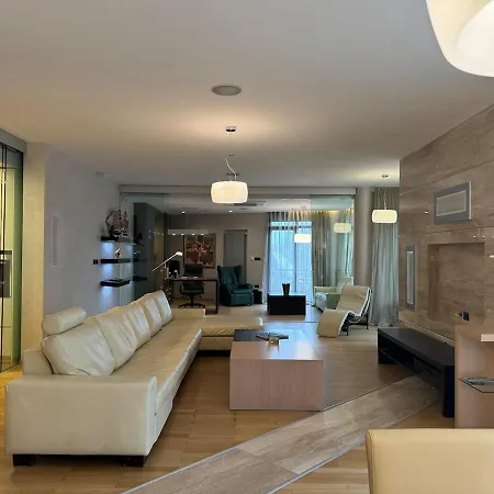 Appartement Spacious Luxury Close To Marinela