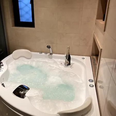 Spacious Luxury Close To Marinela Appartement
